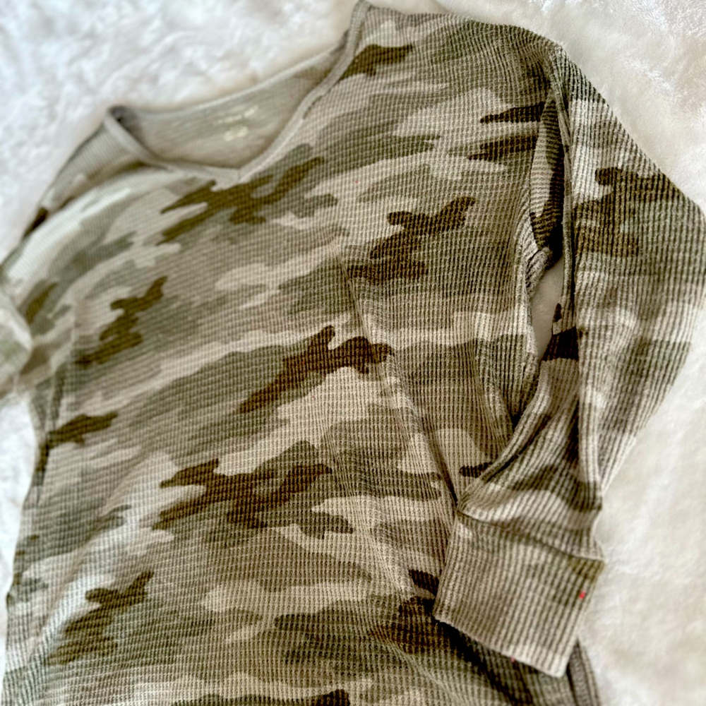 American Eagle Cozy Camo Top!